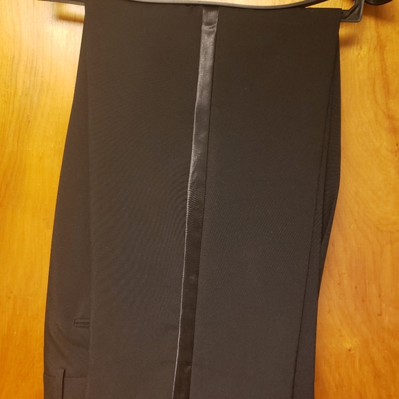 Tuxedo - Picture 10 of 16